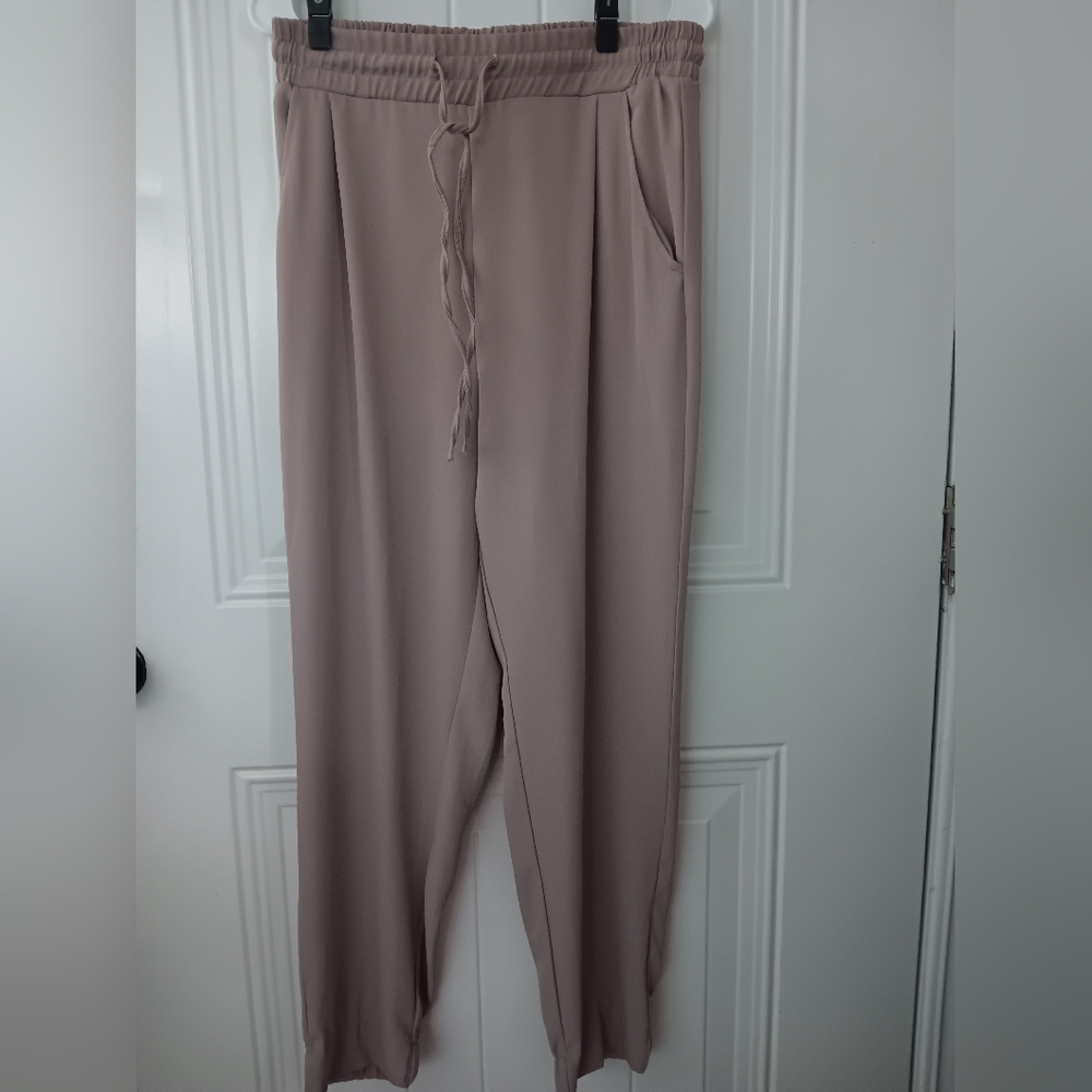 MELLODAY Tan Cropped Ankle Pants Relaxed Fit